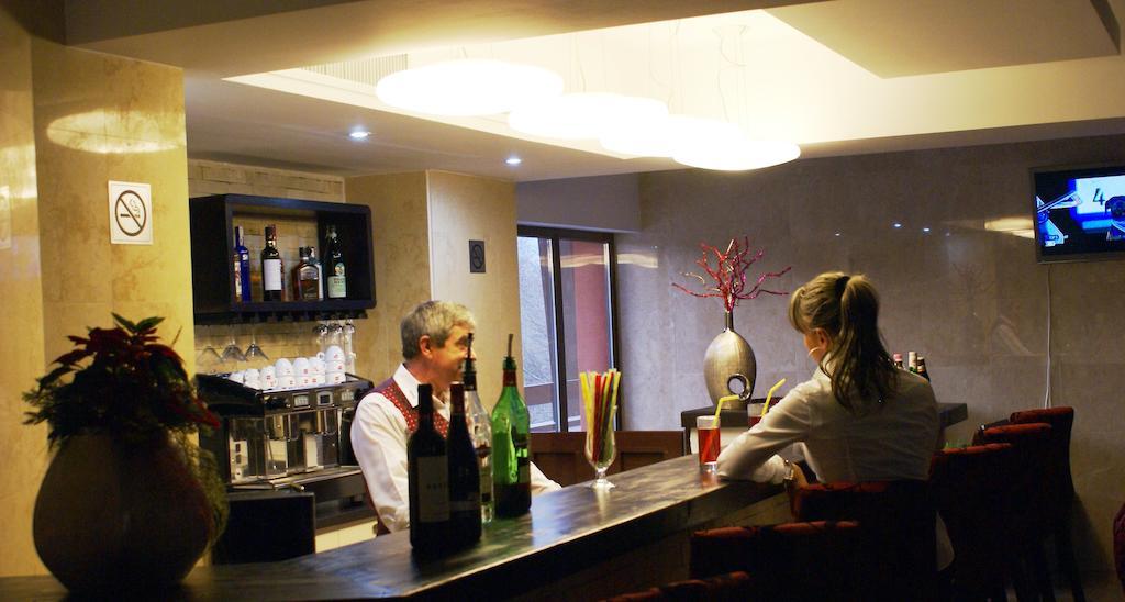 Hotel Carpati Predeal Extérieur photo