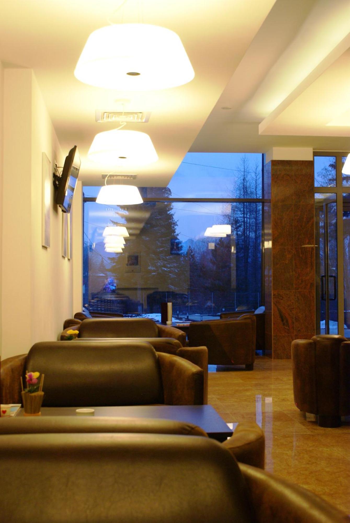 Hotel Carpati Predeal Extérieur photo
