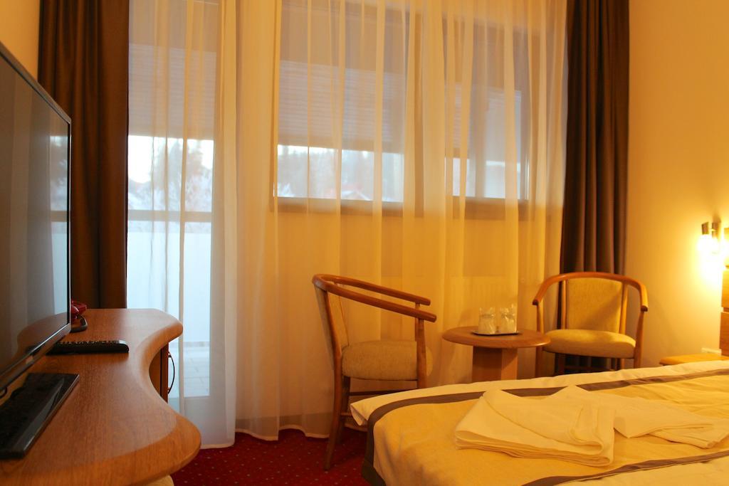 Hotel Carpati Predeal Extérieur photo