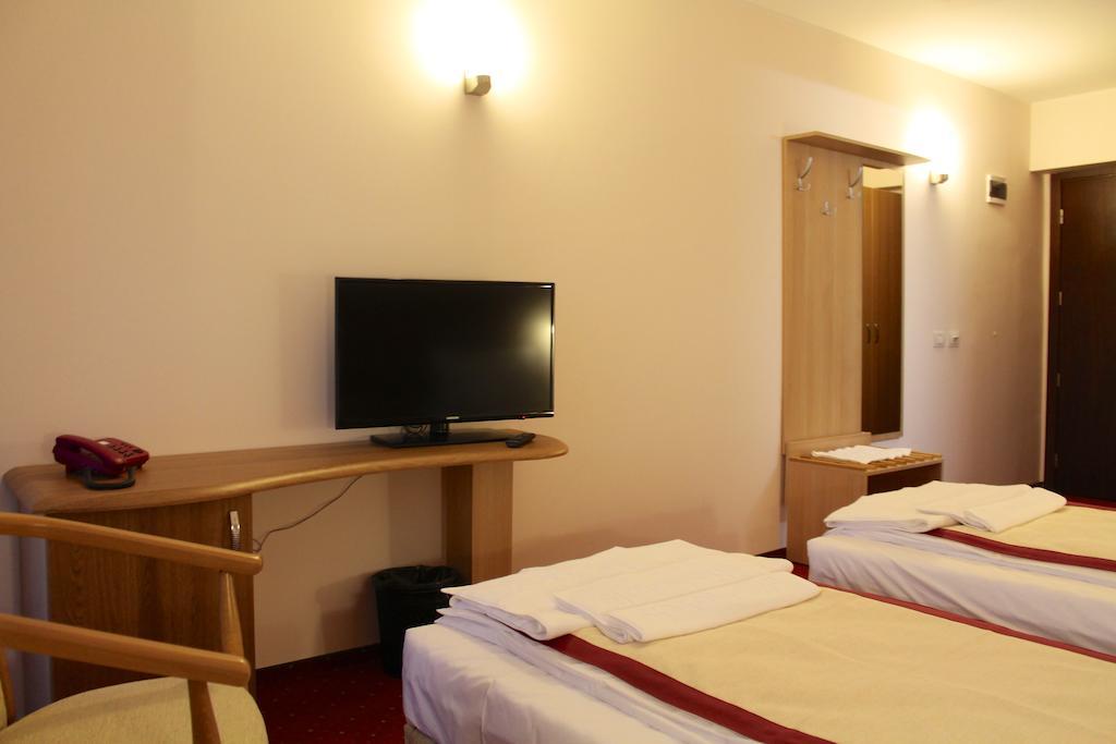 Hotel Carpati Predeal Chambre photo